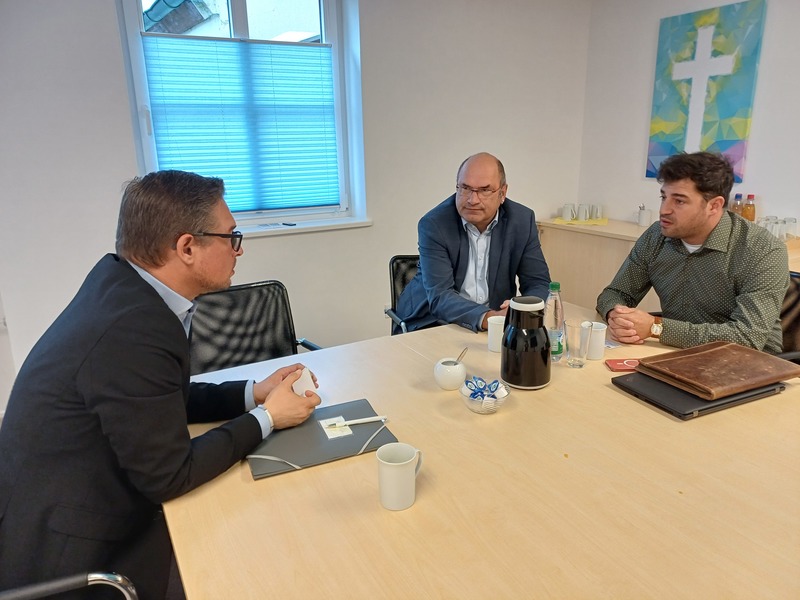 Gespräch mit den beiden Diakonievorständen Frank Larsen und Matthias Jung. Foto: Stefanie Grauf / Büro Stieglitz